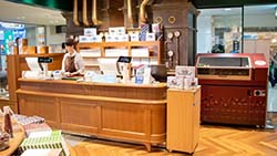 UV打印機(jī)在餅干盒上印制